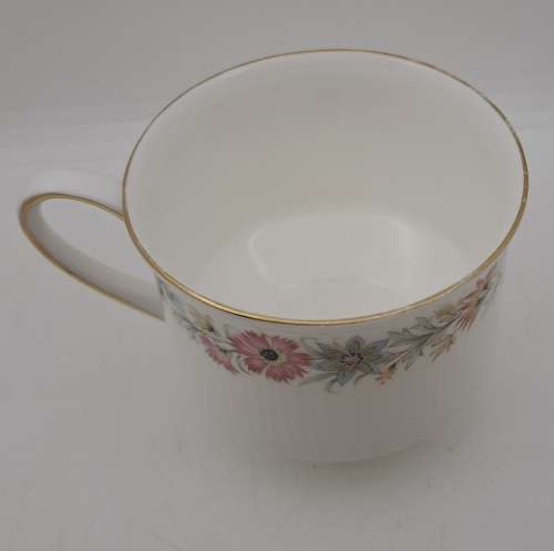 Vintage Royal Albert Belinda Replacement tea cup -68x80x102mm