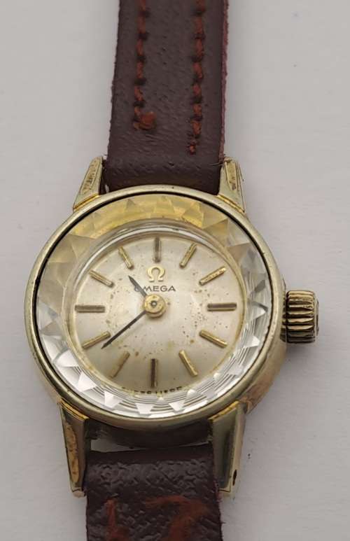 Pre-owned Vintage Ladies OMEGA windup watch - working
