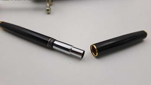 Pre-owned 3 Vintage Black and Gold Parker set - Fountain Pen Ink Tested,Rollerball &Pencil in Case