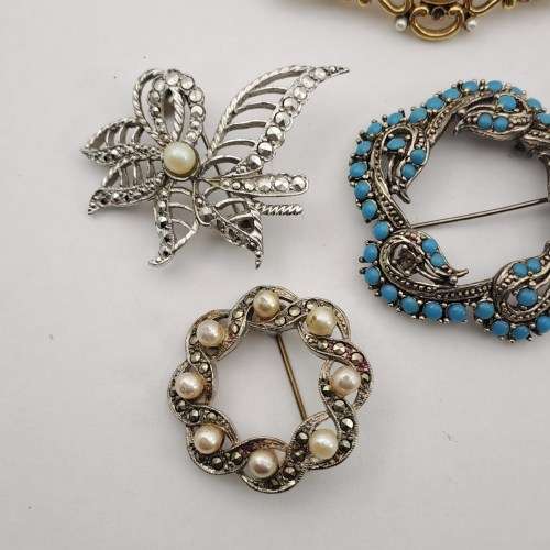 5 Vintage Brooches  - Pre-owned (The Pin Latch on the one is broken)