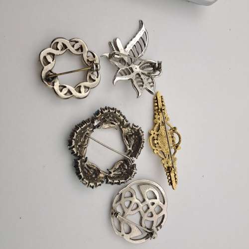 5 Vintage Brooches  - Pre-owned (The Pin Latch on the one is broken)