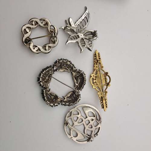 5 Vintage Brooches  - Pre-owned (The Pin Latch on the one is broken)