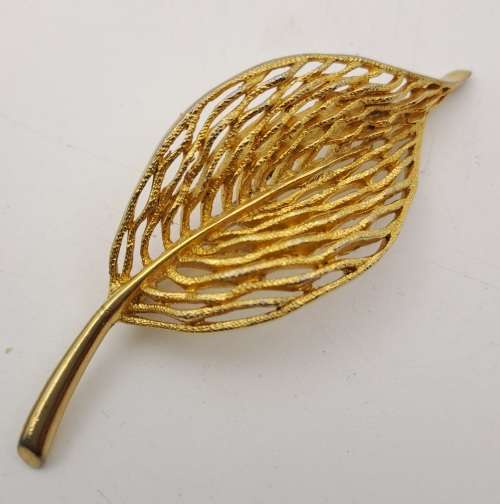 Vintage Sphinx Gold Leaf Brooch 85x30mm