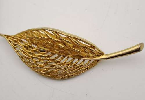 Vintage Sphinx Gold Leaf Brooch 85x30mm