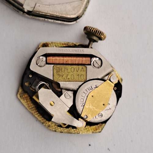 Vintage Ladies BULOVA  ACCUTRON Quartz Watch in Box- Working