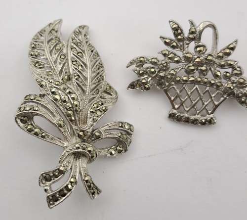 2 Vintage White metal Brooches  48x30mm  and 27x34mm