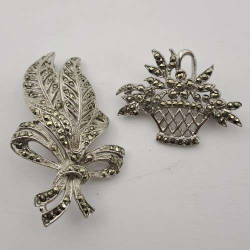 2 Vintage White metal Brooches  48x30mm  and 27x34mm