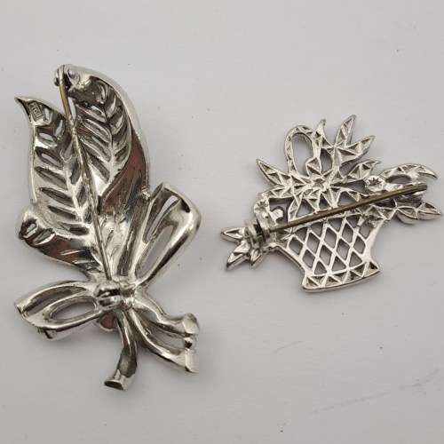 2 Vintage White metal Brooches  48x30mm  and 27x34mm