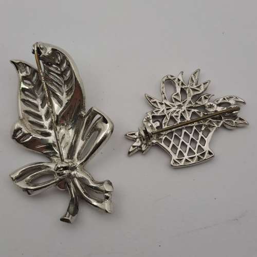2 Vintage White metal Brooches  48x30mm  and 27x34mm