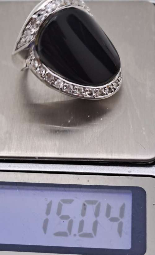 Pre-owned Vintage dress Ring  - Could be Onyx Gemstone?
