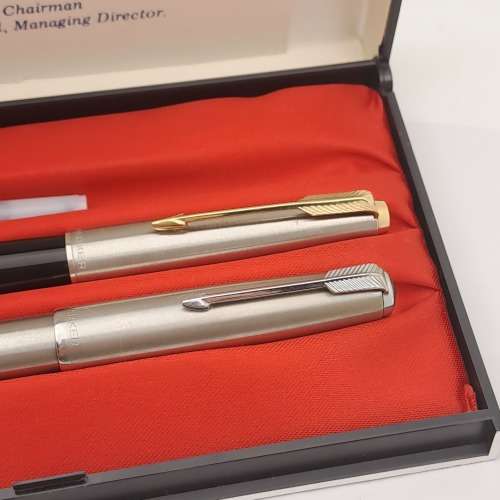 2 Parker Fountain pens in Parker Case -INK Tested