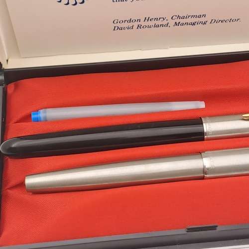 2 Parker Fountain pens in Parker Case -INK Tested