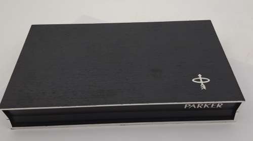 2 Parker Fountain pens in Parker Case -INK Tested