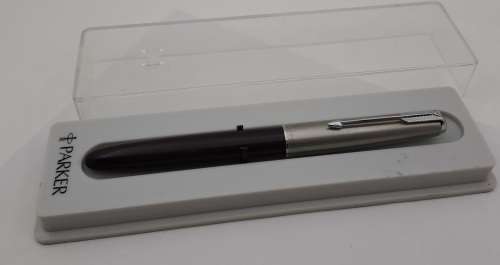 Vintage Hifra 4415 Fountain pen with a parker 61 lid -Ink Tested
