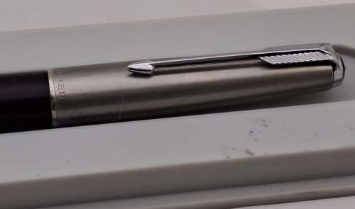 Vintage Hifra 4415 Fountain pen with a parker 61 lid -Ink Tested