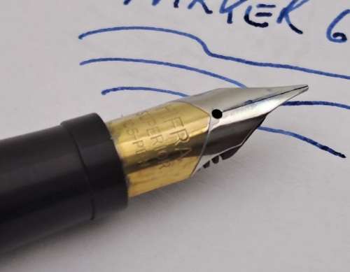 Vintage Hifra 4415 Fountain pen with a parker 61 lid -Ink Tested