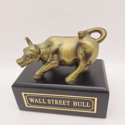 Wall Steet Bull -Sculpture / Figurine- 5,7cm x 9cm x 5,4cm