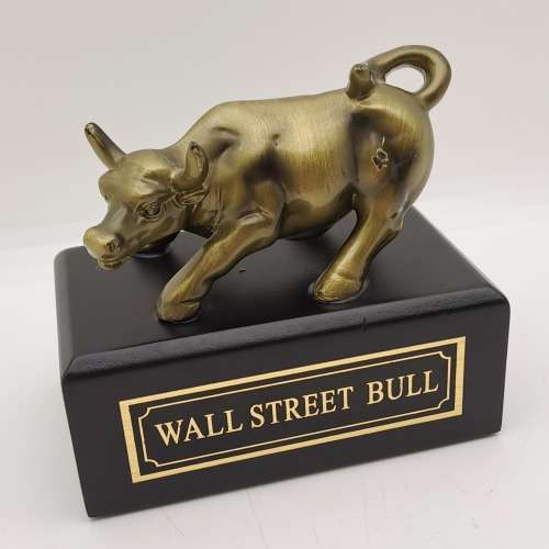 Wall Steet Bull -Sculpture / Figurine- 5,7cm x 9cm x 5,4cm