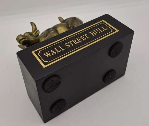 Wall Steet Bull -Sculpture / Figurine- 5,7cm x 9cm x 5,4cm