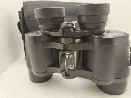 Pre-owned Bushnell Instant Focus 7 x 35 420FT.AT 1000 YDS Binoculars in Case
