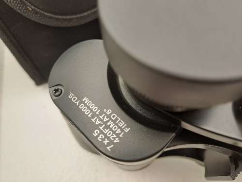 Pre-owned Bushnell Instant Focus 7 x 35 420FT.AT 1000 YDS Binoculars in Case