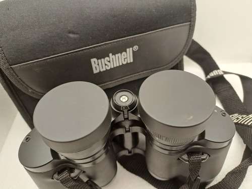 Pre-owned Bushnell Instant Focus 7 x 35 420FT.AT 1000 YDS Binoculars in Case