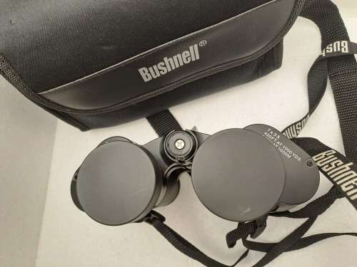 Pre-owned Bushnell Instant Focus 7 x 35 420FT.AT 1000 YDS Binoculars in Case