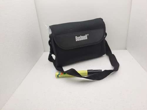 Pre-owned Bushnell Instant Focus 7 x 35 420FT.AT 1000 YDS Binoculars in Case