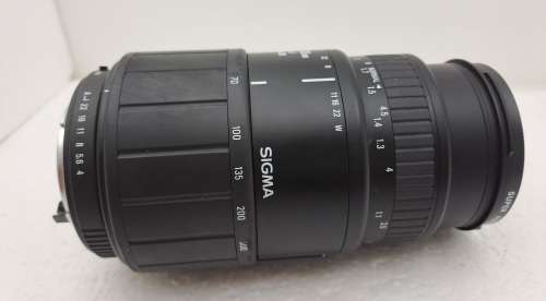 Pre-Owned Sigma 70-300mm 1:4-5.6 DL Macro Lens for Pentax camera