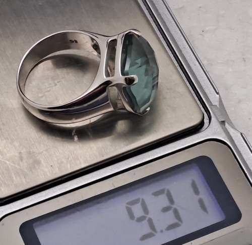 Pre-Owned Light Turquoise Swarovski Crystal Ladies Dress ring - Boxed.