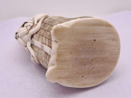 Rare Vintage Collectable John Biccard Crushed Marble Figurine - Detective Bloodhound Dog