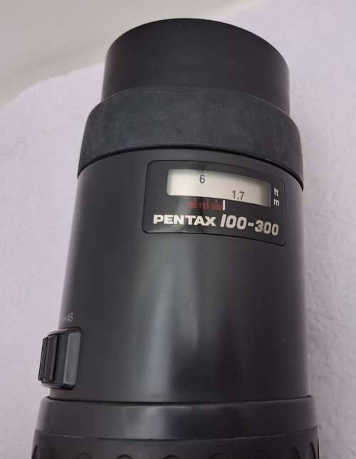 Pre-Owned SMC Pentax-FA 1:45-5,6 100-300mm Power Zoom Lens with Caps-Lens Mount Pentax K