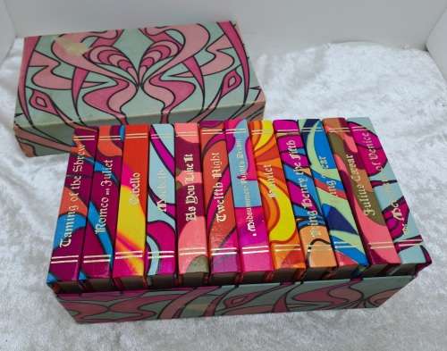 Vintage 1970`s Set of 12 `Midget` Classic Series Shakespeare Books-Publisher Burgess & Bowes.