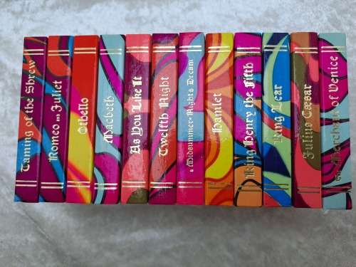 Vintage 1970`s Set of 12 `Midget` Classic Series Shakespeare Books-Publisher Burgess & Bowes.