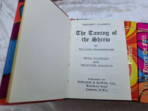 Vintage 1970`s Set of 12 `Midget` Classic Series Shakespeare Books-Publisher Burgess & Bowes.