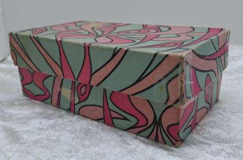 Vintage 1970`s Set of 12 `Midget` Classic Series Shakespeare Books-Publisher Burgess & Bowes.