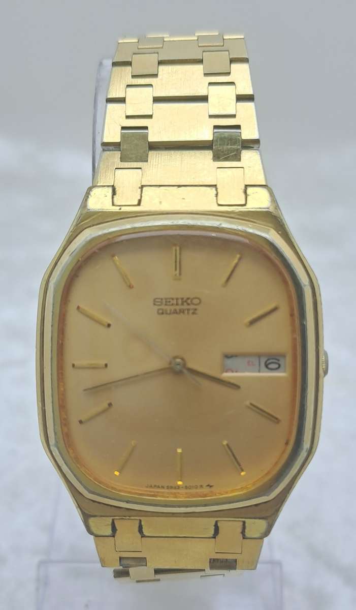Pre-owned Vintage 1980 Seiko 5933-5010 Mens Quarts watch 010557-Working -strap link need repairs