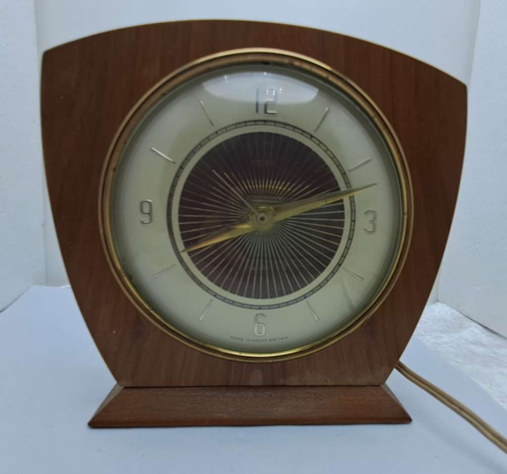 Vintage SMITHS Electric Alarm Clock-Made in Great Brittain -Working