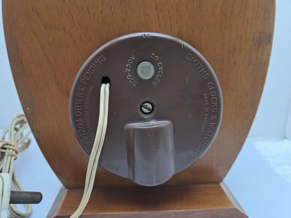 Vintage SMITHS Electric Alarm Clock-Made in Great Brittain -Working