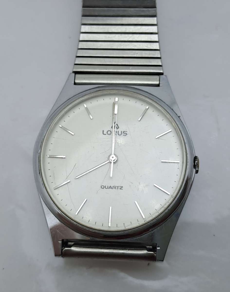 Pre-Owned Men`s 1990`s Lorus Quartz Watch Y131-8010 -Working -Engraved