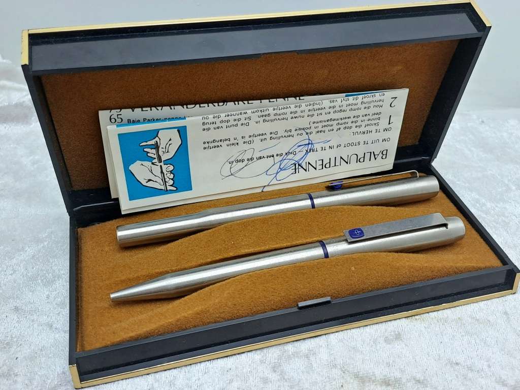 Pre-owned Parker 25 Stainless steel Fountain Pen and Ball point Pen in Parker Case