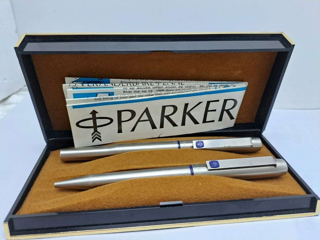 Pre-owned Parker 25 Stainless steel Fountain Pen and Ball point Pen in Parker Case