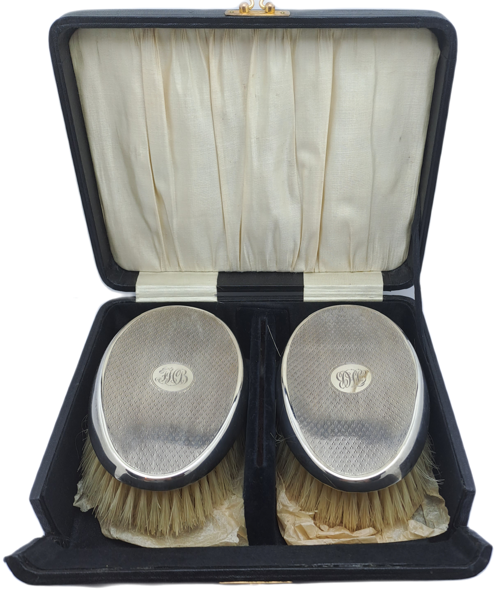 Vintage Hallmarked 1932 Sterling SILVER Gentlemen`s Styling Hair Brush set Birmingham England-Boxed