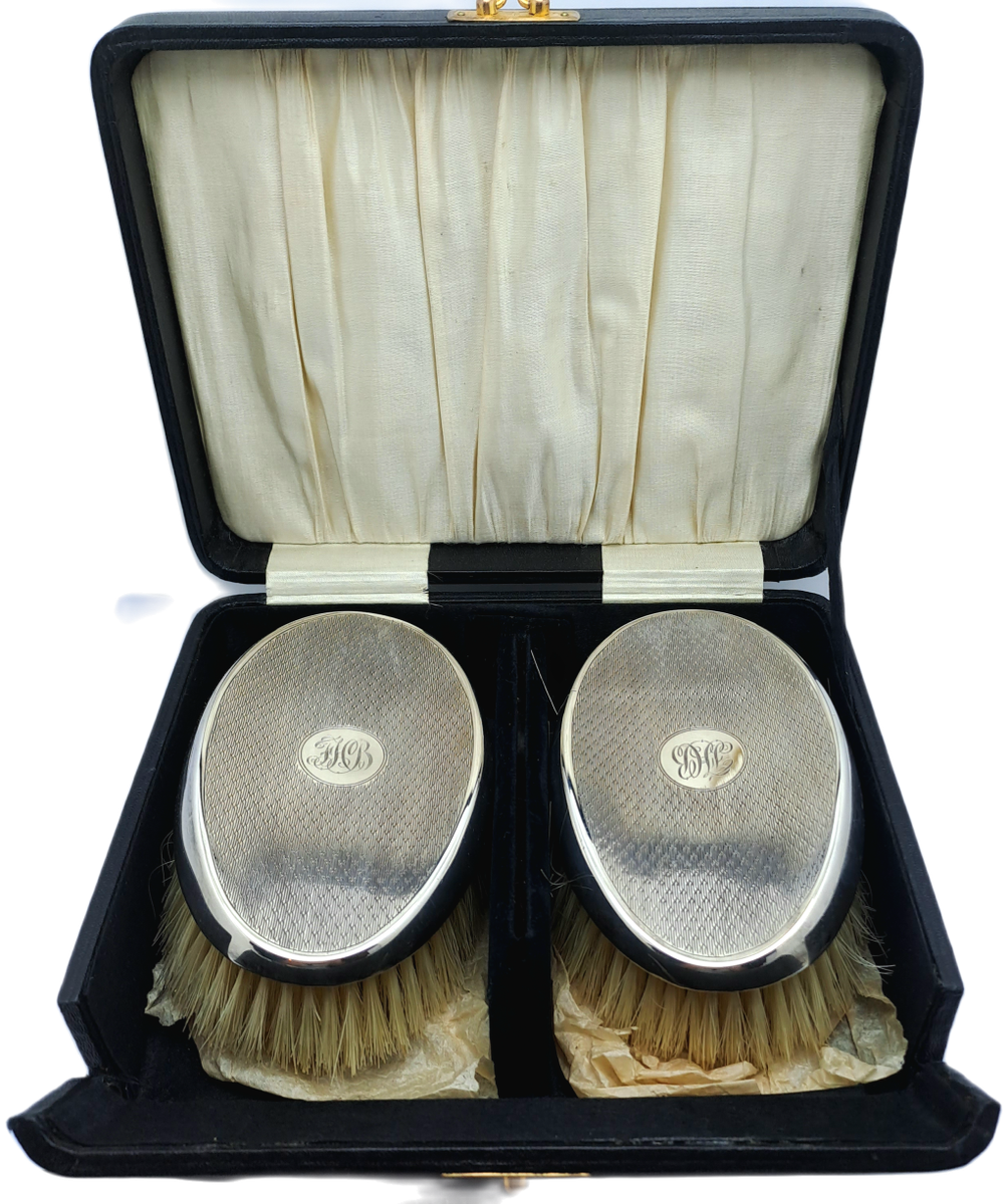 Vintage Hallmarked 1932 Sterling SILVER Gentlemen`s Styling Hair Brush set Birmingham England-Boxed
