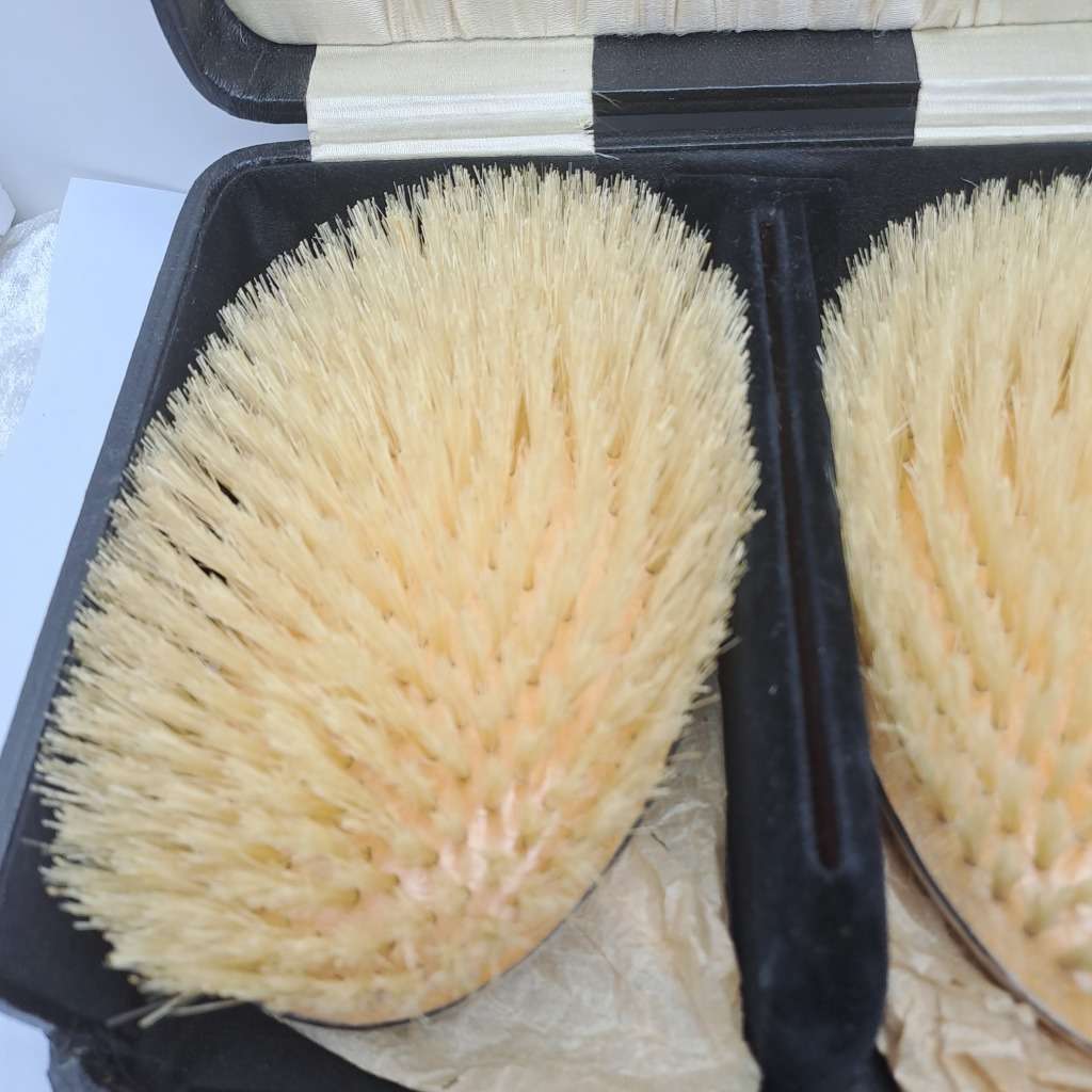 Vintage Hallmarked 1932 Sterling SILVER Gentlemen`s Styling Hair Brush set Birmingham England-Boxed
