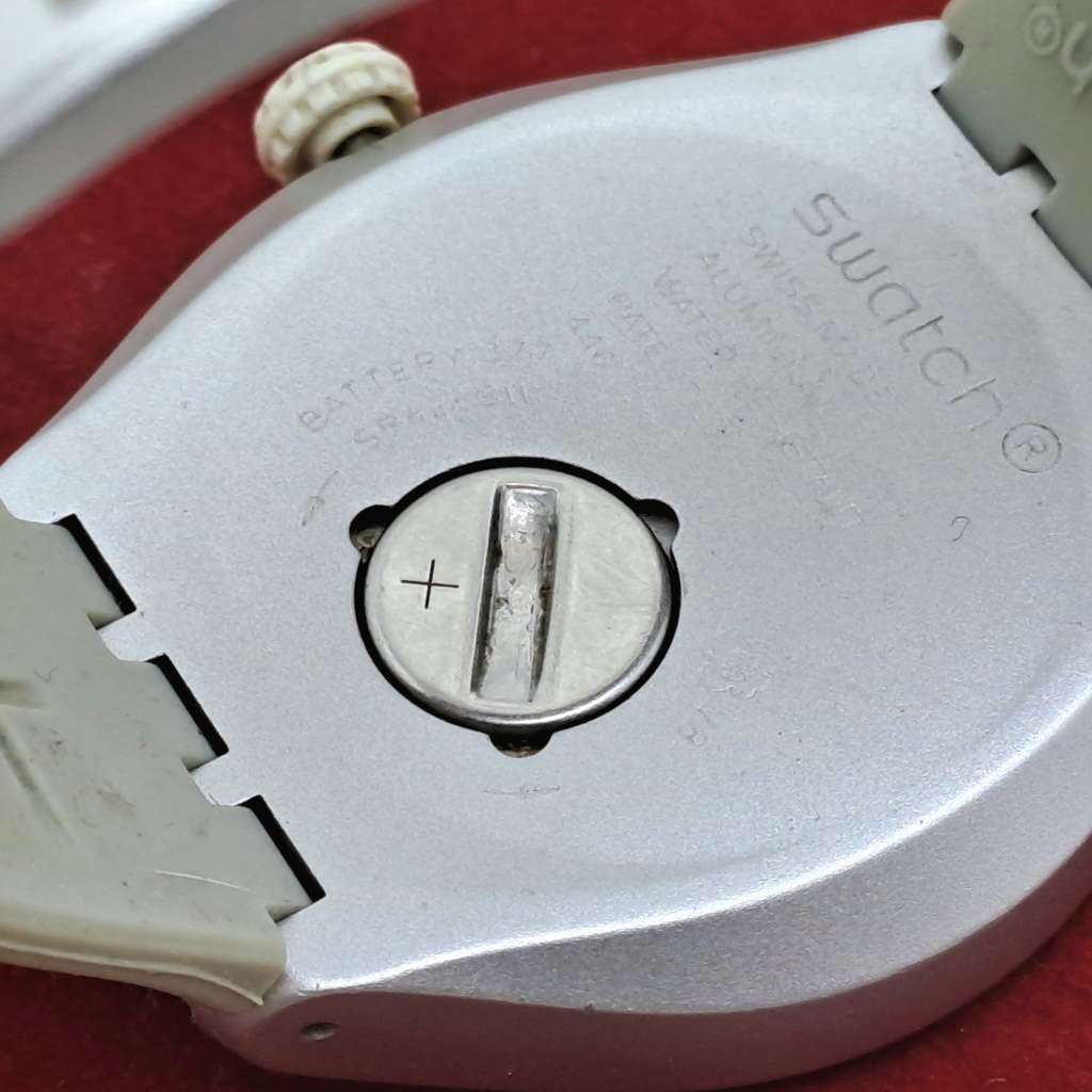 Pre-Owned Swiss Made Swatch Watch 446 -NOT WORKING- Silicon read More