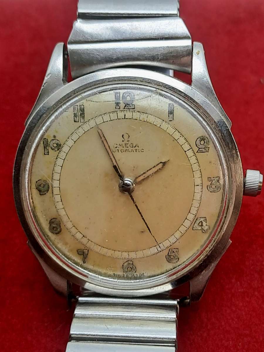 Vintage 1940`s Omega Bumper Automatic Mens watch-17 Jewels -WORKING but needs Restoration