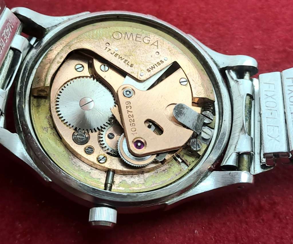Vintage 1940`s Omega Bumper Automatic Mens watch-17 Jewels -WORKING but needs Restoration