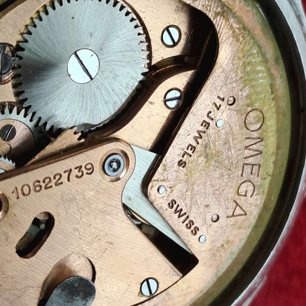 Vintage 1940`s Omega Bumper Automatic Mens watch-17 Jewels -WORKING but needs Restoration