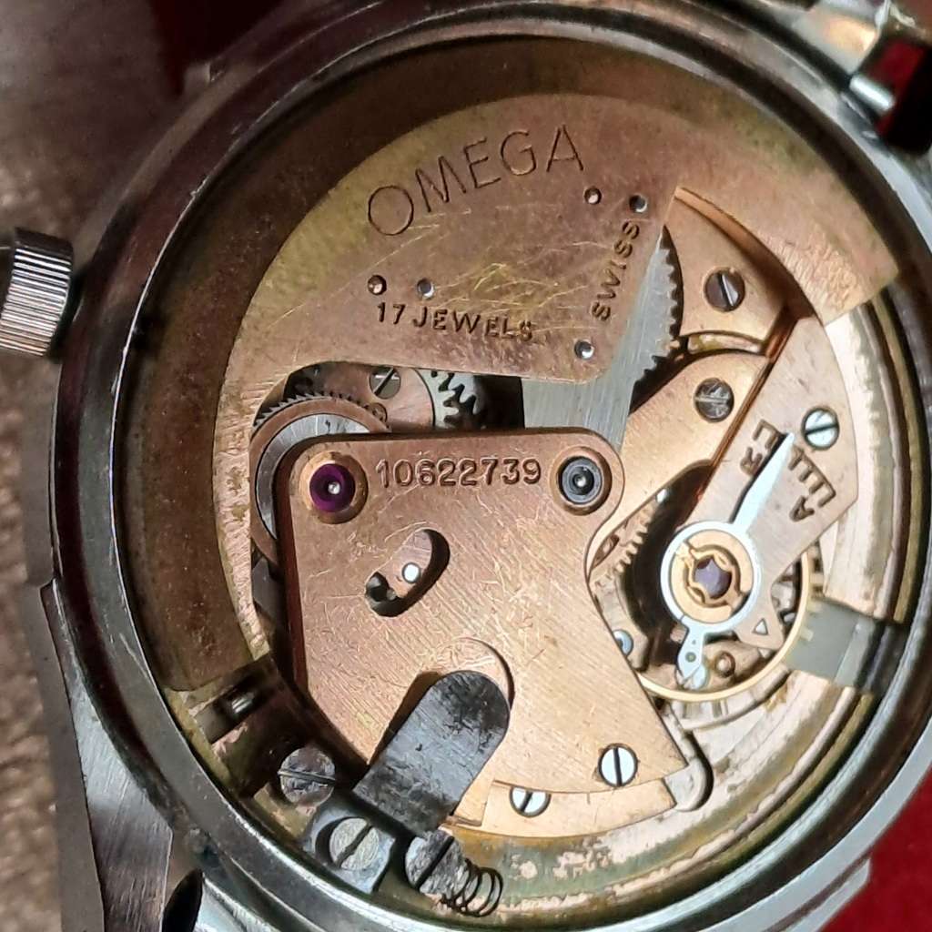 Vintage 1940`s Omega Bumper Automatic Mens watch-17 Jewels -WORKING but needs Restoration